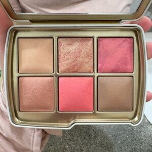 Hourglass evil eye palette